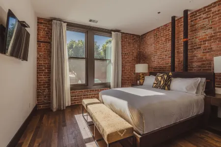 Slo Brew Lofts Отели рядом с достопримечательностью «Государственный университет Калифорния Политекник»