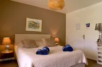 Les Jardins d'Eleusis Hotels in Roussillon