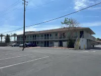 Howard Johnson by Wyndham Las Vegas Near the Strip Hotels in Las Vegas