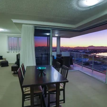 Curtis Central Apartments Official