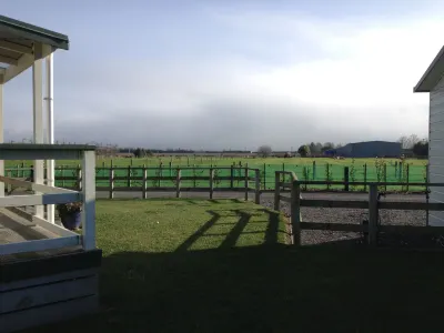 Bluebell Lodge and Cottage Hotels near The Warehouse Hastings