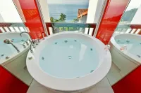 Namhae Bluemare Pension - Hot Tub