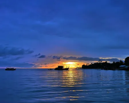 Tambisan Island Lodge Hotels in Kinabatangan