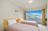 Raumati Sands Resort Hotels in Парапарауму