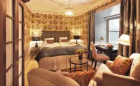 Rosersbergs slottshotell Hotels near Upplands Väsby bibliotek