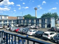 費爾威旅館 - 瀑布 摩天塔（Skylon Tower）附近的飯店