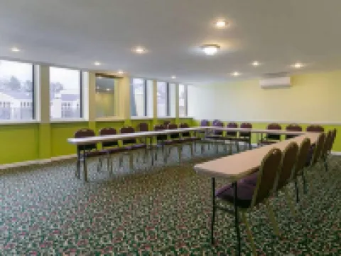 ロードウェイ イン & スイーツ エンタープライズ エンタープライズのホテル