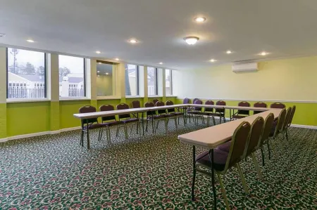 Rodeway Inn & Suites