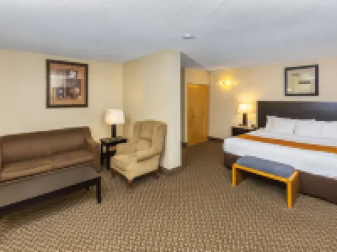 Comfort Inn & Suites โรงแรมในเอ็ดมอนตัน