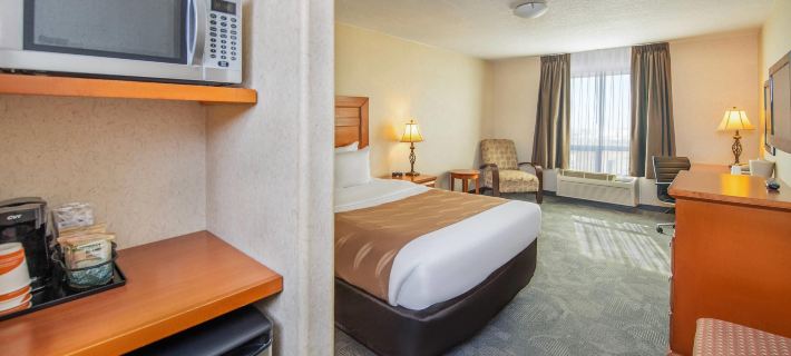 Quality Inn & Suites Hotels in Lethbridge