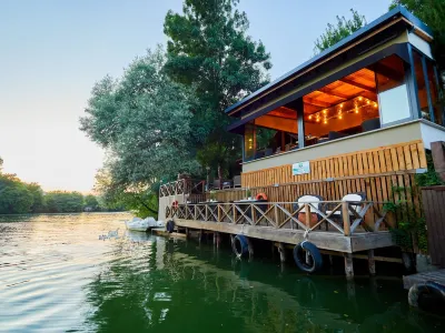 Antik River House Hotels in Sile