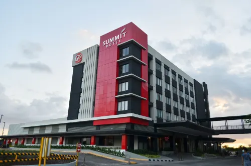 Summit Hotel Naga - breakfast