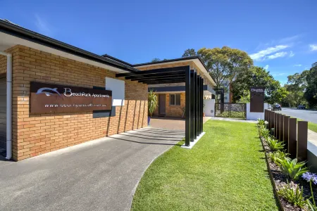 Beachpark Apartments Coffs Harbour Отели в г. Кофс-Харбор