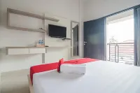 RedDoorz Syariah near Tugu Juang Jambi Hotel di Rawa Sari