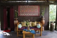Bong Thom Home Stay Hotels in Бантеайсрей