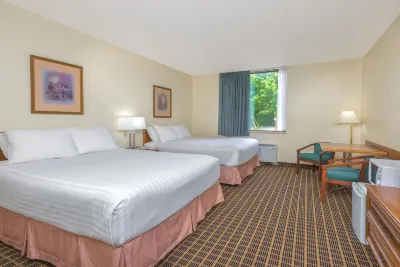 Howard Johnson by Wyndham Tillsonburg Hotels near Lake Lisgar Waterpark