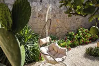 ليمون تري ريليه بايايكس كوليكشن Hotels near Embedded French cannonball in house facade c.1798