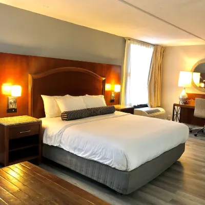 The Grand Hotel Spindletop Hotels in Lumberton