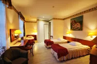 NB Hotel with Free Parking Các khách sạn ở Riga