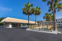 Quality Inn & Suites Hotels in Pawleys Island