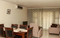 Apartments at 14 Mombo Road - 3 stjerner