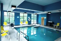 هوليداي إن إكسبرس هوتل آند سويتس هاريسبرج ويست باي آيتش جي