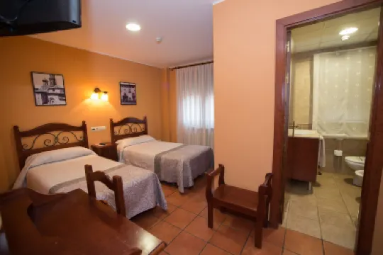 Hostal Serruchi โรงแรมใน