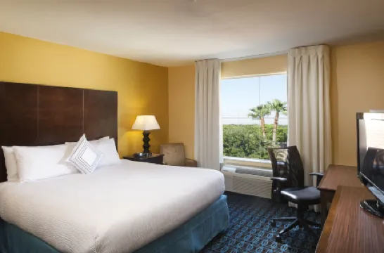 Fairfield Inn & Suites Houston Intercontinental Airport