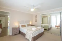 Munna Beach Apartments Hotels in Tewantin