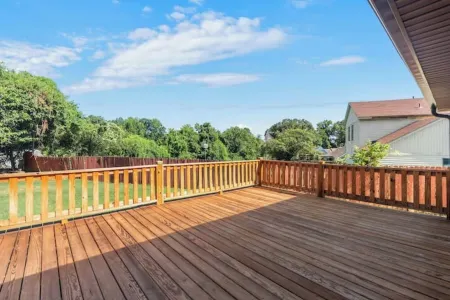 Newly Renovated "Home Away From Home" A spacious, modernized 4-bedroom home. Отели в г. Типтон