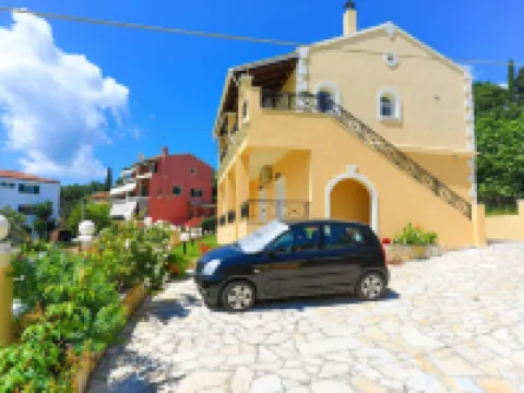 ヴィラ シーサンライズ イン ペラマ ペラマのホテル