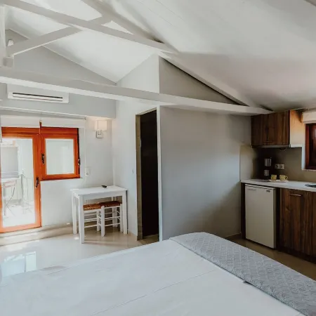 Ariadnes Holiday Accommodation