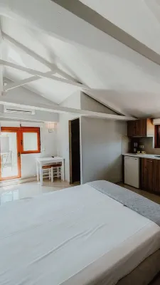 Ariadnes Holiday Accommodation - Hot Springs