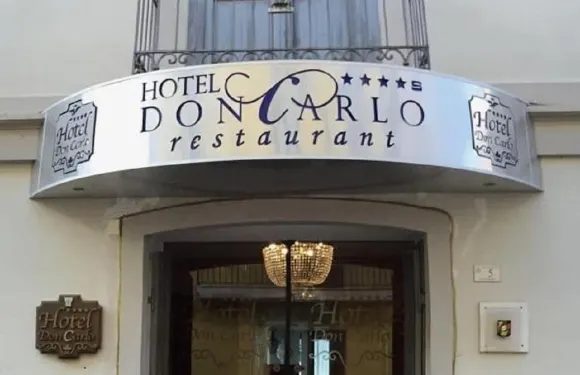 唐卡洛斯 4S 酒店