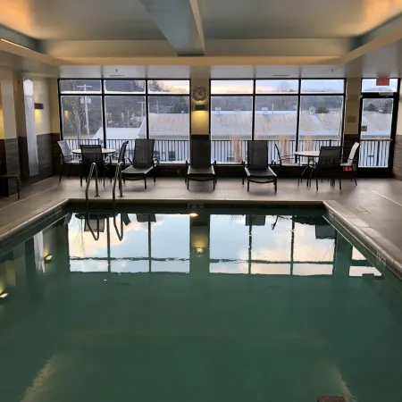 Fairfield Inn & Suites Decorah