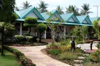 Samroiyod Holiday Resort Hotels near Phraya Nakhon Cave