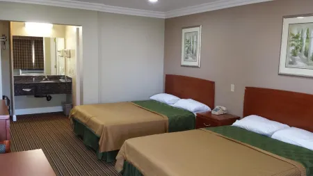 Regency Inn Отели рядом с достопримечательностью «WinCo Foods»