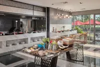 Novotel Suites Manila at Acqua - breakfast