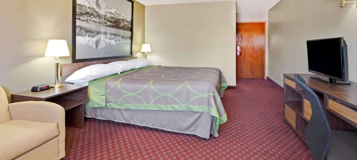 Super 8 by Wyndham Longmont/Del Camino Hotels in Weld County