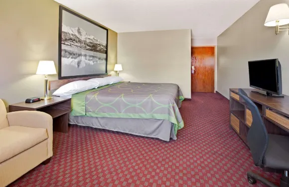 朗蒙特-德爾卡米諾温德姆速8酒店