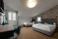 Pansion Amigos Hotels in Podstrana