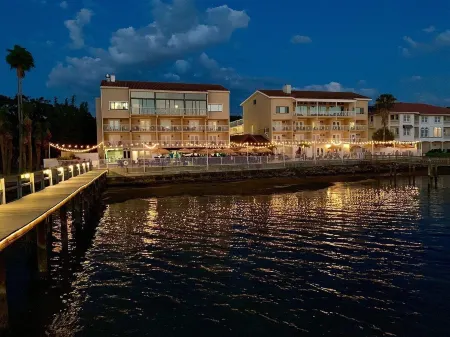 Beso Del Sol Resort Отели в г. Данедин