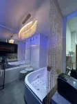 Glass House Hot Tub Apartments - romantique