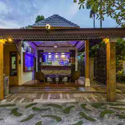 บางเทาบีชชาเลย์ รีสอร์ต Hotel Exterior