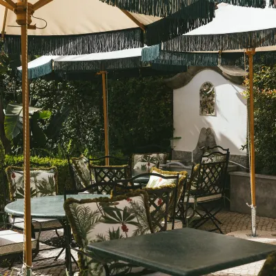 Pergola Boutique Hotel Hotels near Marechal Carmona Park
