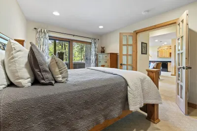 Spacious Townhome w/ Private Spa - Just Minutes from Vail and Beaver Creek!