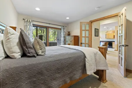 Spacious Townhome w/ Private Spa - Just Minutes from Vail and Beaver Creek!