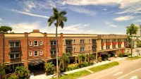 Hollander Hotel - Downtown St. Petersburg