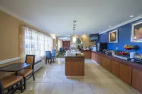 Days Inn by Wyndham Florence Near Civic Center - breakfast
