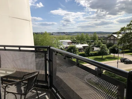 Blue Sky at Wallis Square Отели в г. Фарнборо